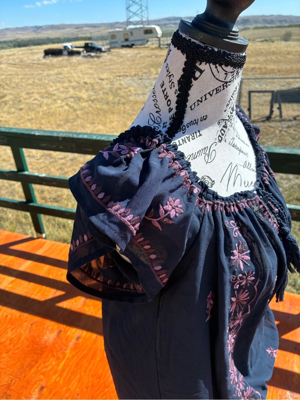 VENUS Embroidered Navy Peasant Top with Lavender Accents M - Picture 4 of 13
